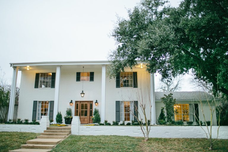 Unstately Manor after the renovation, photo 1