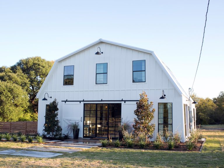 Barndominium after the renovation, photo 1